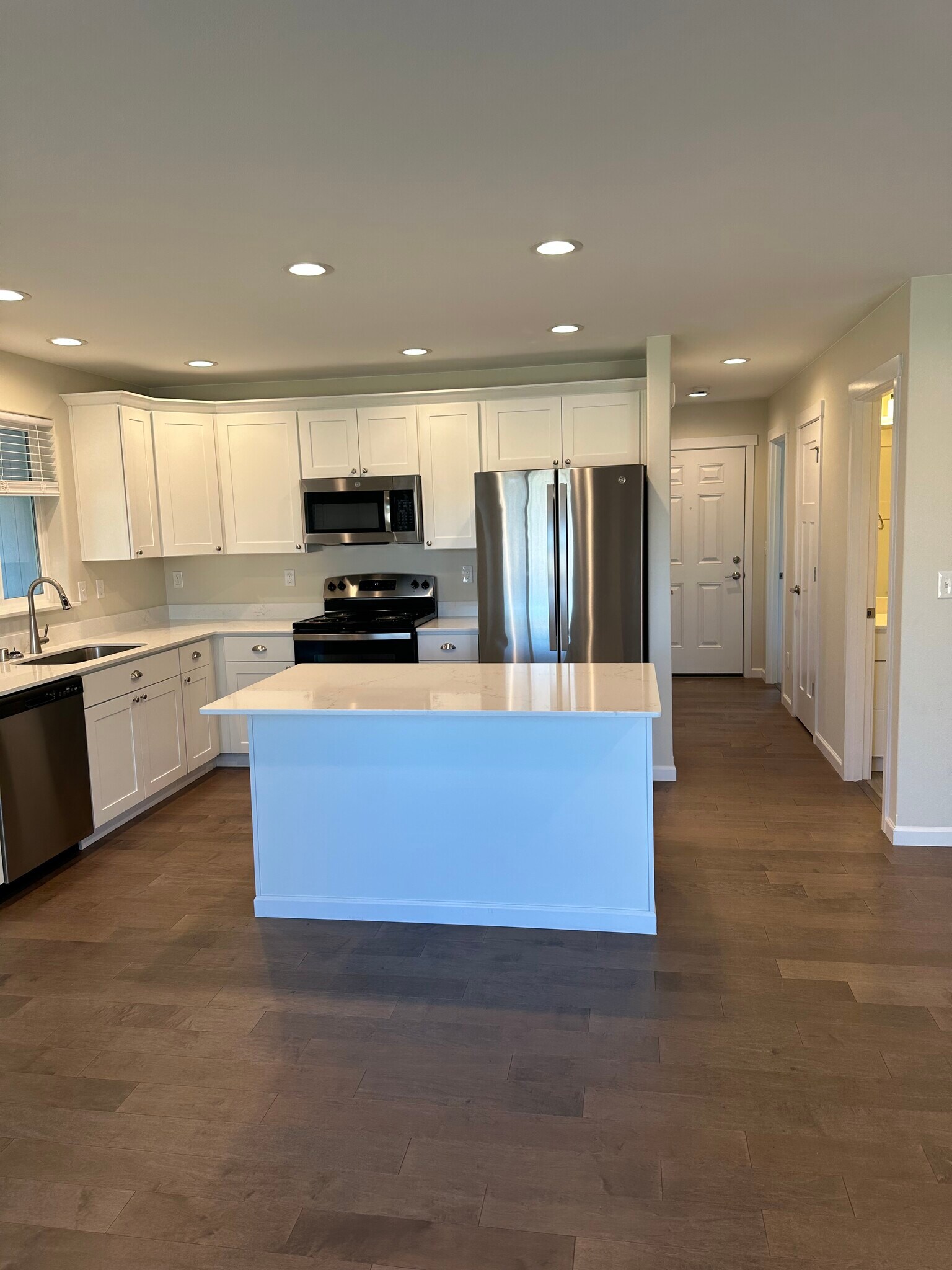 Kitchen - 6704 Summerset Dr SE