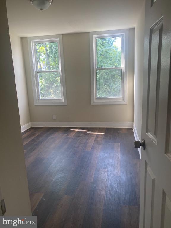 Building Photo - 2720 Parkwood Ave