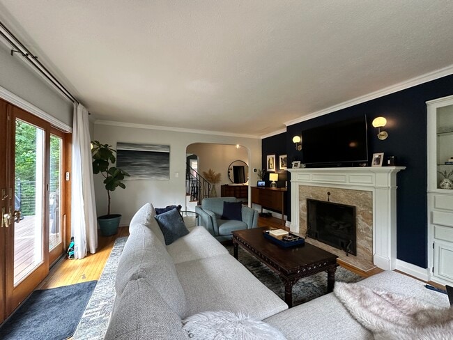 Living Room - 140 NW Maywood Dr