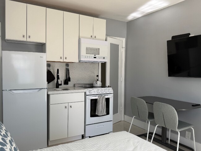 Building Photo - 11050 Biscayne Blvd