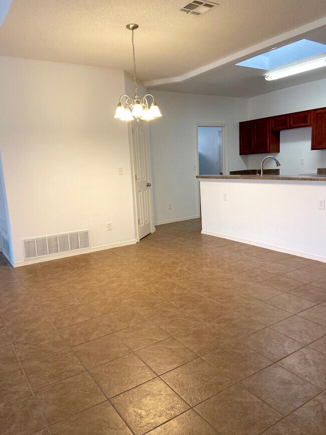 Building Photo - 1470 Senda Del Sol Ln