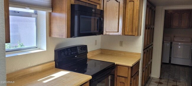 Building Photo - 3158 W Marconi Ave