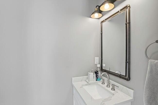 Building Photo - 279 W Central St