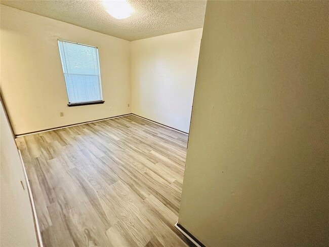 Building Photo - 12213 Dundee Dr