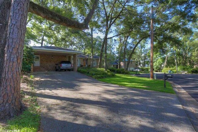 Building Photo - 453 Ivy Cir