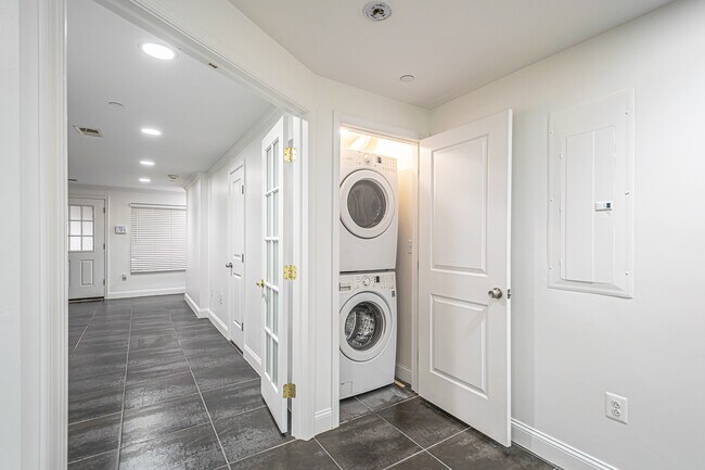 Building Photo - 1203 Delafield Pl NW