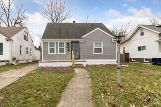 Building Photo - $1400 bungalow