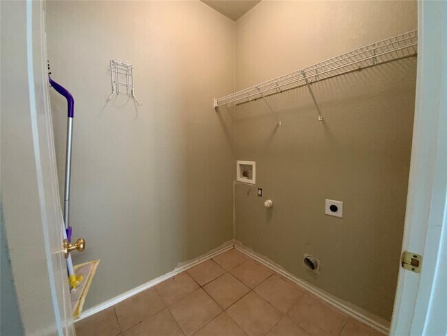Building Photo - 9208 Brents Elm Dr