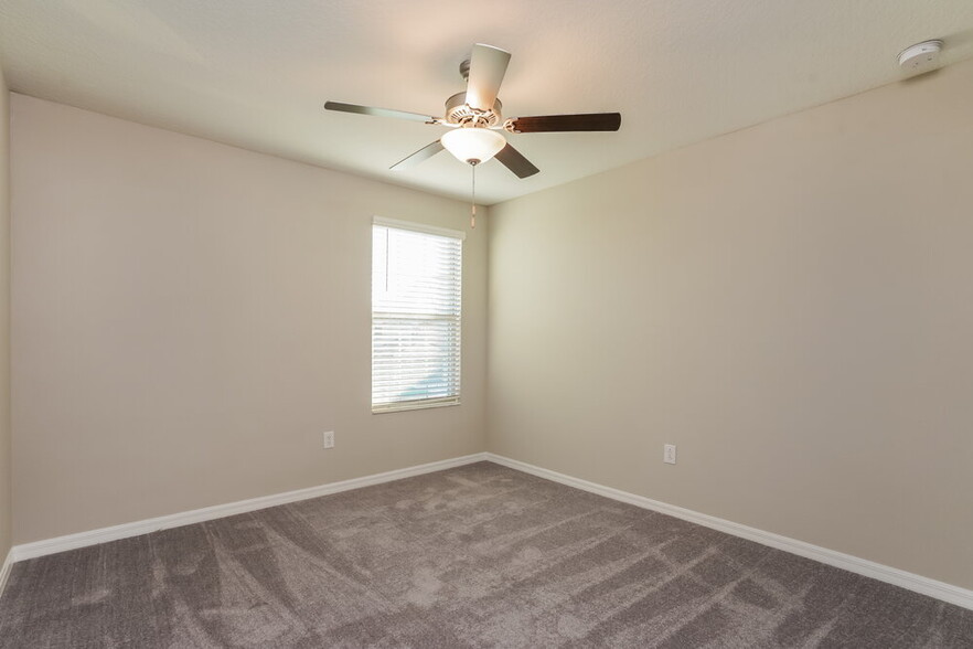 Building Photo - 7218 Spring Snowflake Ave