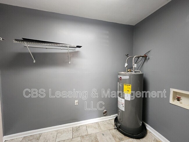 Building Photo - 1406 Jackson Dr