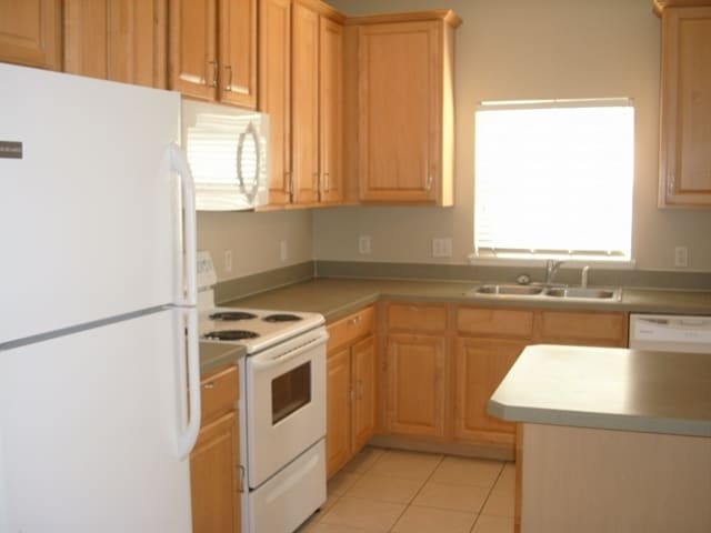 Building Photo - 768 Hacienda Cir