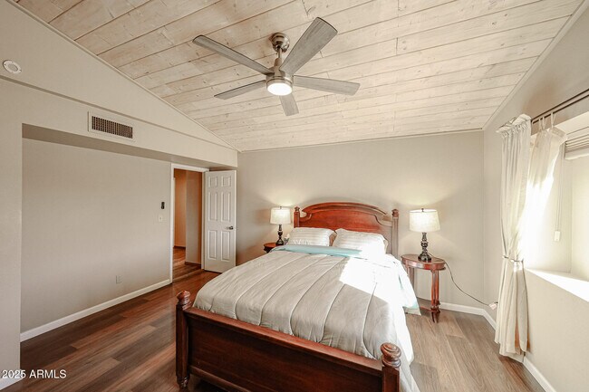 Building Photo - 5440 W Beryl Ave