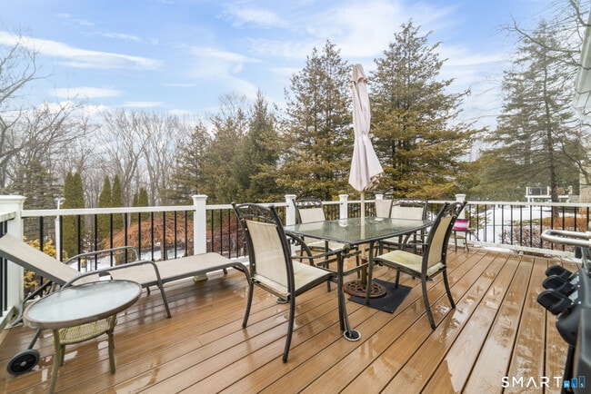 Building Photo - 16 Cushing Dr