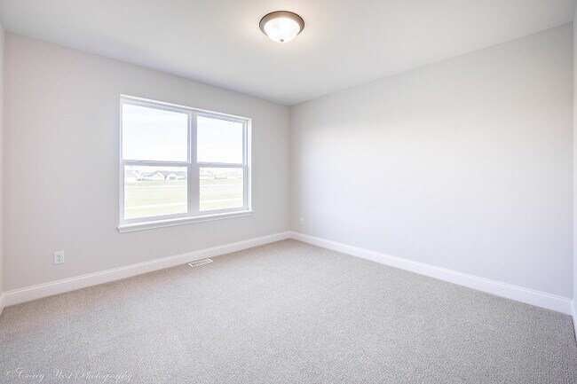 Building Photo - 2217 Concord Dr