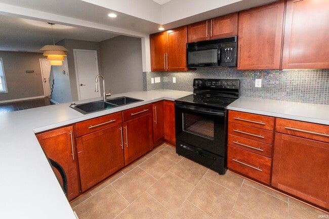 Building Photo - 107 Olde Newburgh Dr