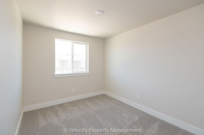 Building Photo - M555