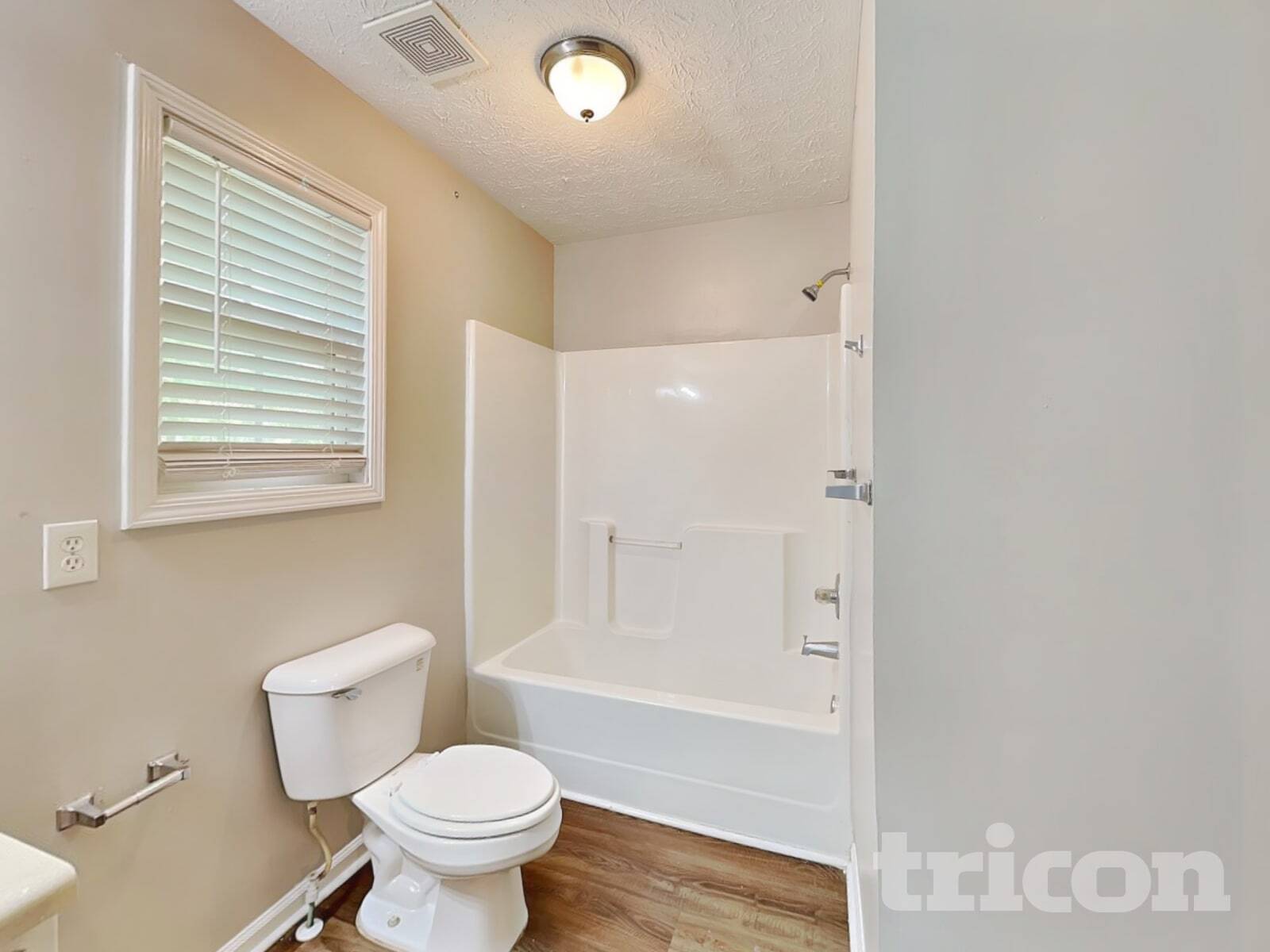 Building Photo - 205 Highgrove Dr