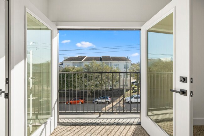 Building Photo - 6326 Del Rio St