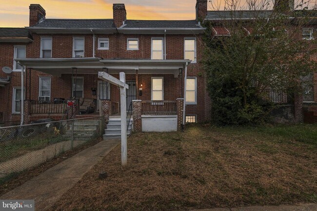 Building Photo - 1209 N Dukeland St