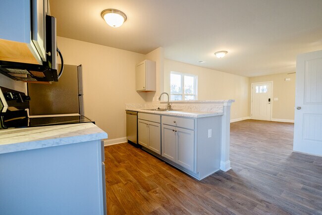 Building Photo - 203 Cromer Rd