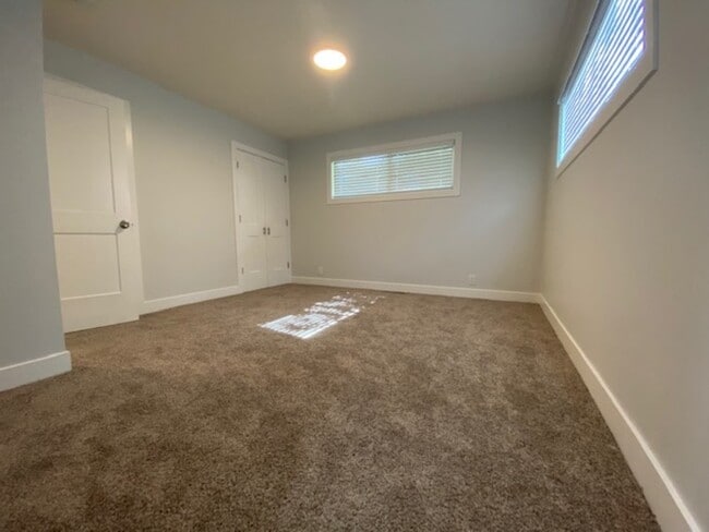 Building Photo - 1163 Buccaneer Dr