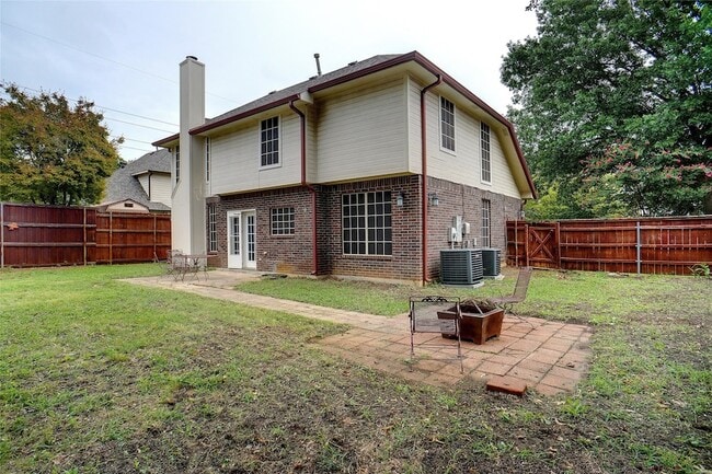 Building Photo - 617 Turtledove Ln