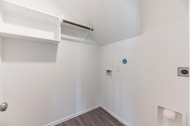 Building Photo - 6016 Heritage Creek Ln