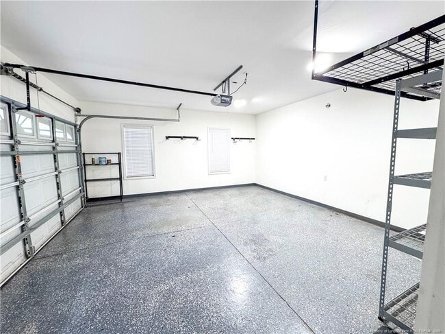 Building Photo - 758 Blue Bird Dr
