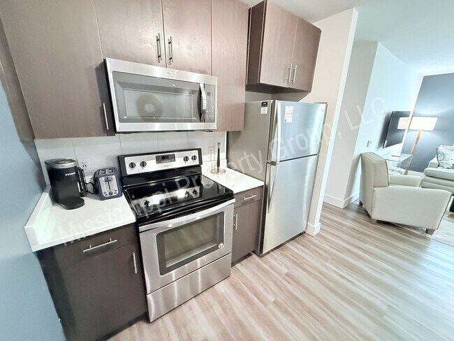 Building Photo - 3BR/3BA For Rent