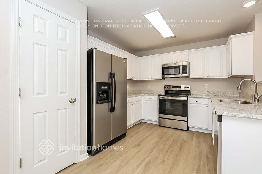 Building Photo - 308 Sarava Ln