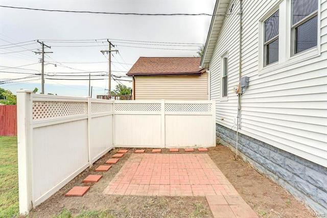 Primary Photo - 2473 Center St