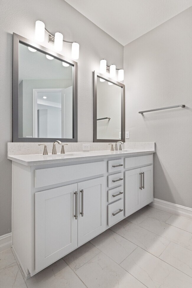 Building Photo - Charming 3 Bed, 2.5 Bath Rental Home in Wesley Chapel - Spacious and Modern!