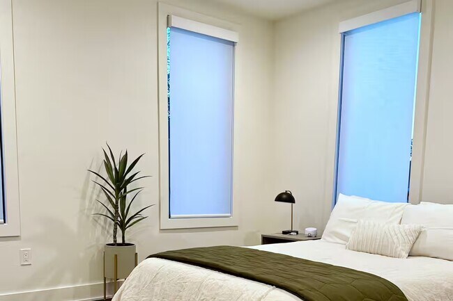 Building Photo - 2109 Barton Hills Dr