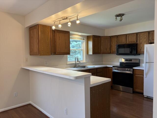 Building Photo - 328 N Pointe Dr