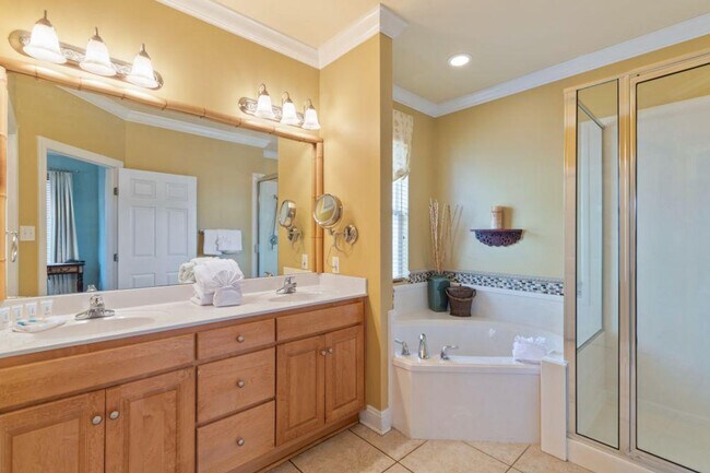 Building Photo - 9359 Tartane Walk