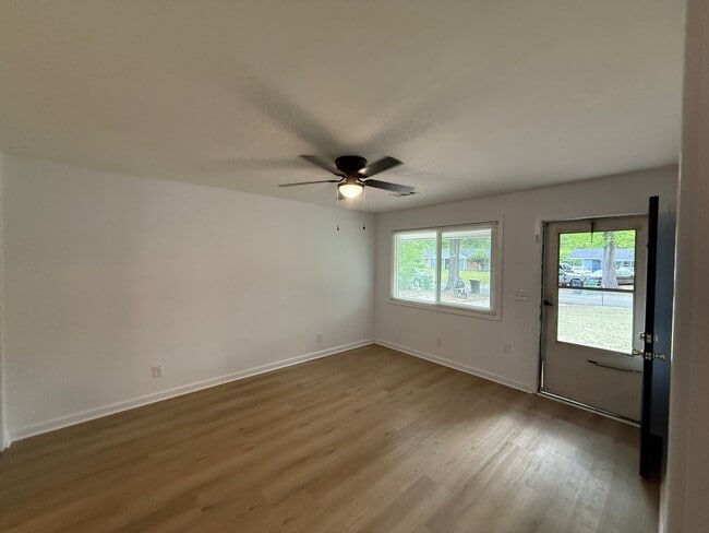 Building Photo - 2210 Fields Ave