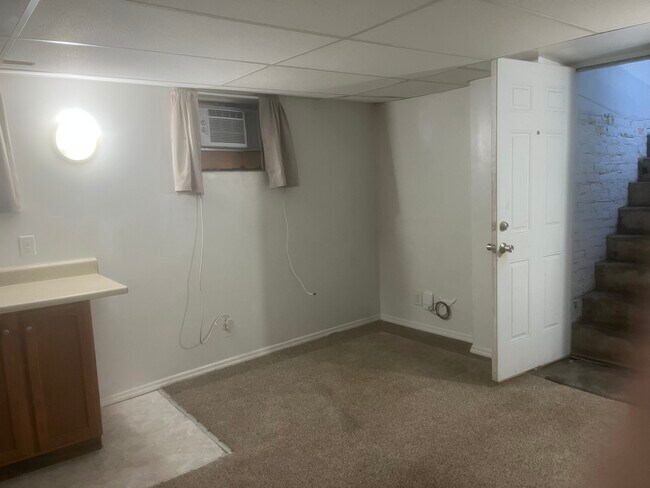 Living room/kitchen - 1521 South Center Street