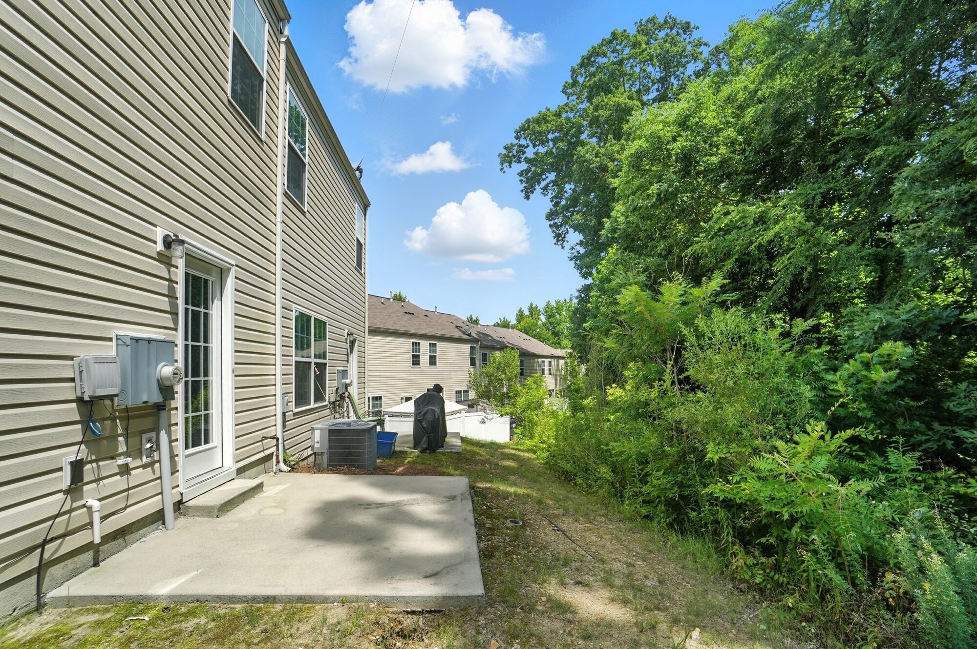 Building Photo - 4020 Queensbridge Rd