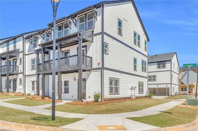 Building Photo - 423 Lincoln St