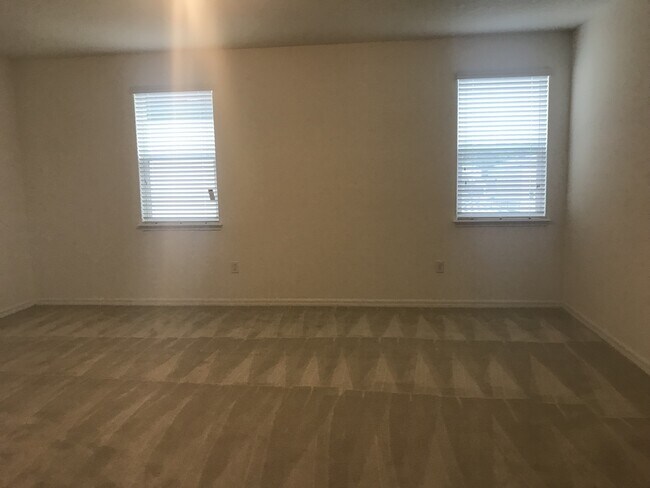 Building Photo - 5 Bedroom Westside Village Community