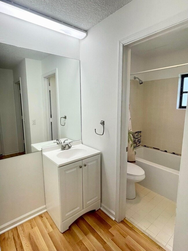 Building Photo - 4961 Dovewood Rd