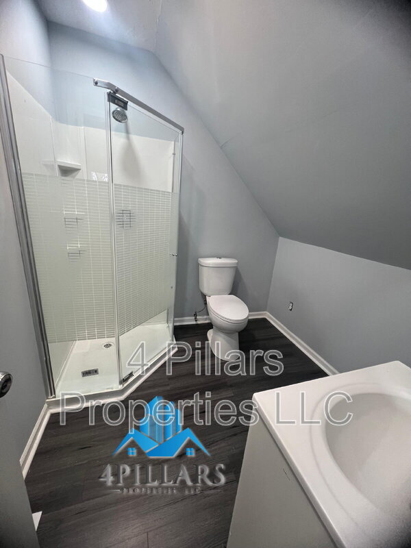 Building Photo - 617 Kane St