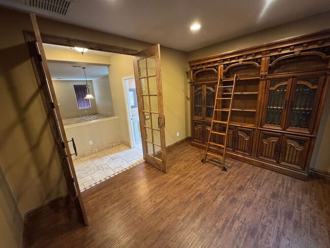 Building Photo - Beautiful 4 Bedroom - 2.5 Bath with Lots of Bonuses - Gilbert