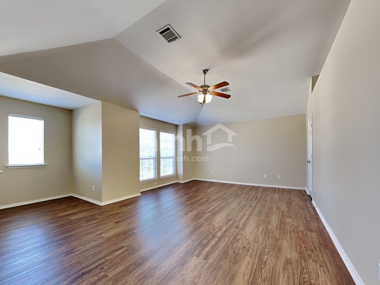 Building Photo - 5517 Parkview Hills Ln