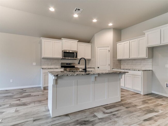 Building Photo - 12104 Rockbed Dr