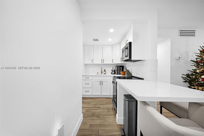 Building Photo - 8609 SW 68th Ct