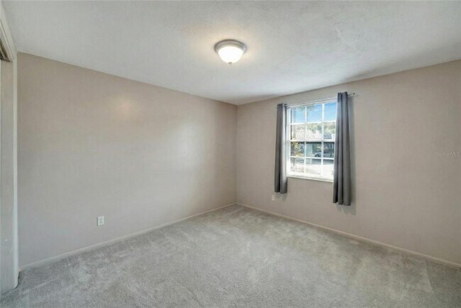 Building Photo - 4112 Hampton Dr