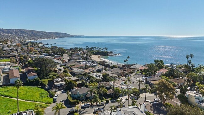 Building Photo - 128 Crescent Bay Dr