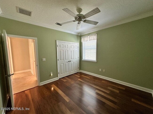 Building Photo - 943 Hazeltine Ct