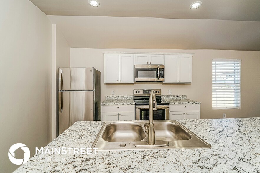 Building Photo - 160 Jonathan Dr